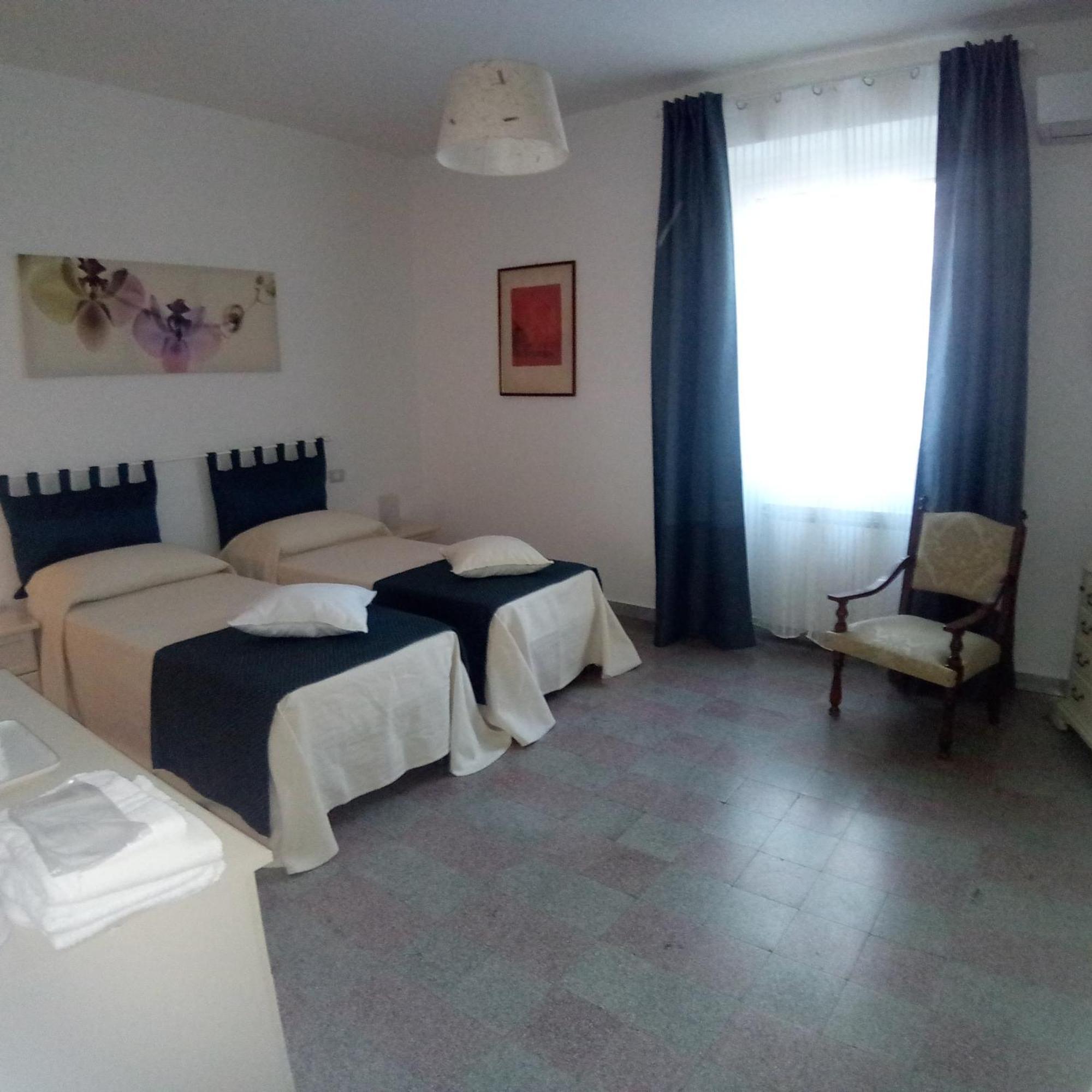 Corsomessina64 Bed and Breakfast Crotone Buitenkant foto
